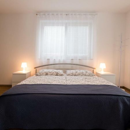 Bed and Breakfast Sobe Meta Брезє Екстер'єр фото