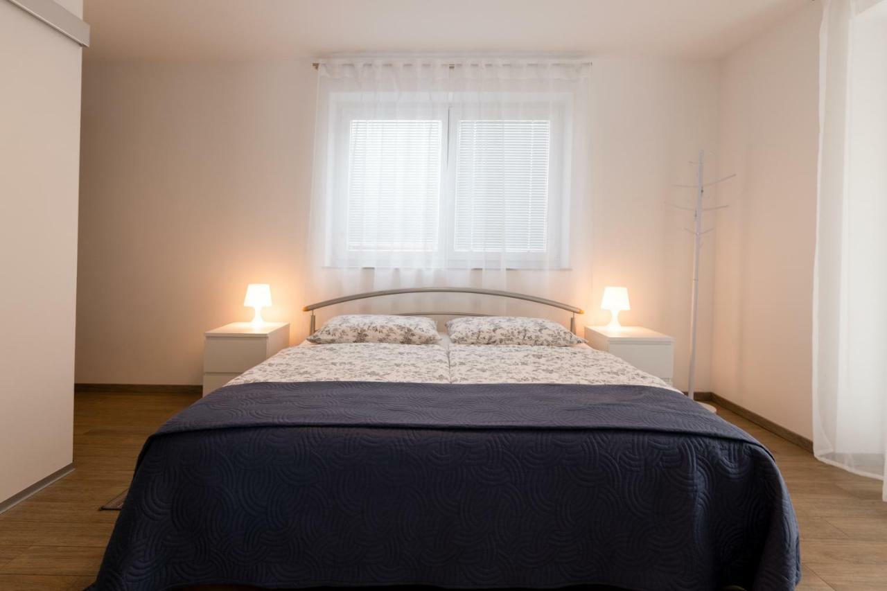 Bed and Breakfast Sobe Meta Брезє Екстер'єр фото